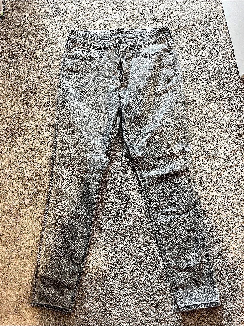 Super T Skinny Jeans Gray Size 10/30R Like New